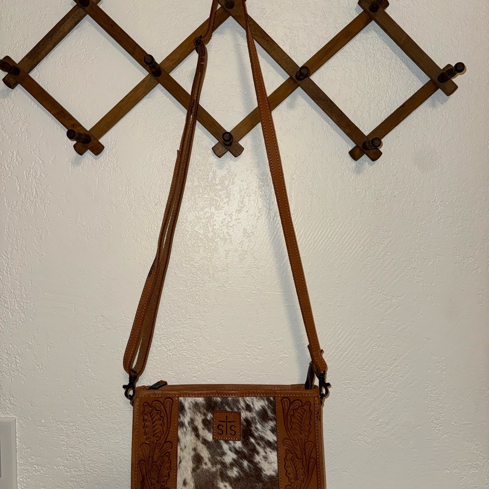 STS Ranchwear Tan and White Leather Crossbody